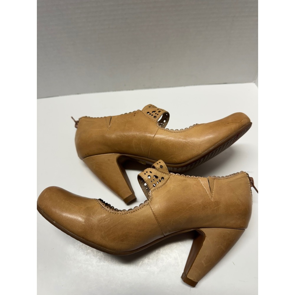 Miz Mooz Starla Leather Button Laser Cut Heels Size 8.5 - Picture 7 of 12